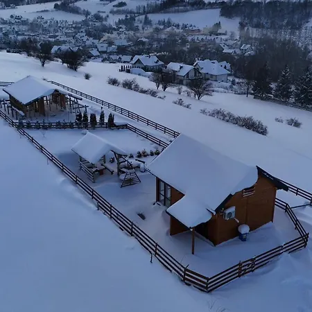 Caloroczny W Porebie Wielkiej Z Widokiem Na Gory * Poreba Wielka (Limanowa)